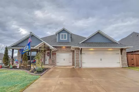 3501 Grady Ln, Moore, OK 73160