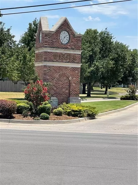 1523 Strawberry Flds, El Reno, OK 73036