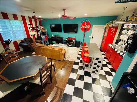 609 S Holly Dr, Edmond, OK 73034