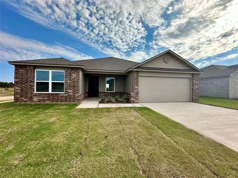 3873 Louthea Ln, Harrah, OK 73045