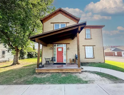202 S Barker Ave, El Reno, OK 73036