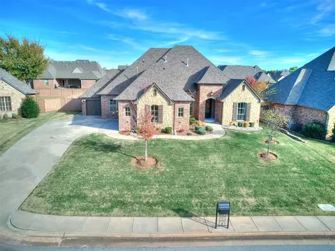 3208 Lavender Ln, Edmond, OK 73012