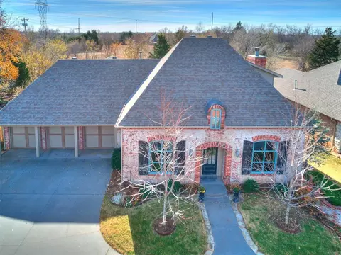 100 Lakeview Ct, Edmond, OK 73003