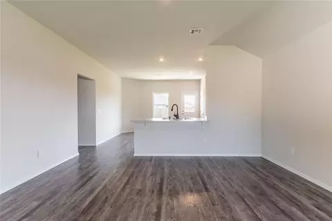 504 E Oak Tree Ave, Perkins, OK 74059 photo 7
