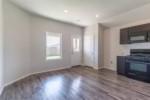 504 E Oak Tree Ave, Perkins, OK 74059 photo 9