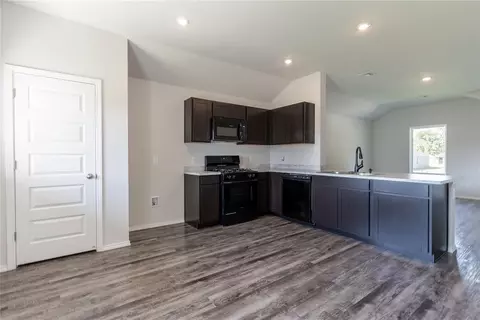 504 E Oak Tree Ave, Perkins, OK 74059 photo 10