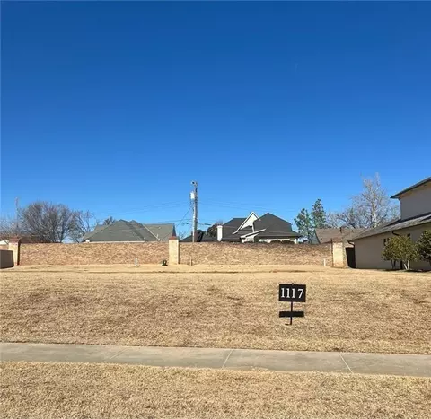 1117 Cumberland Ct, Nichols Hills, OK 73116