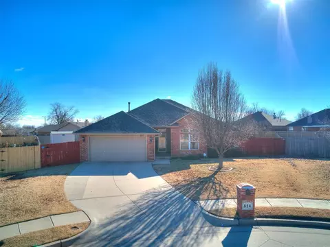 824 Canyon Dr, Yukon, OK 73099