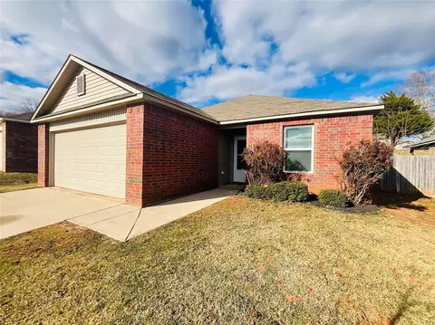 829 Crown Heights Ave, Purcell, OK 73080