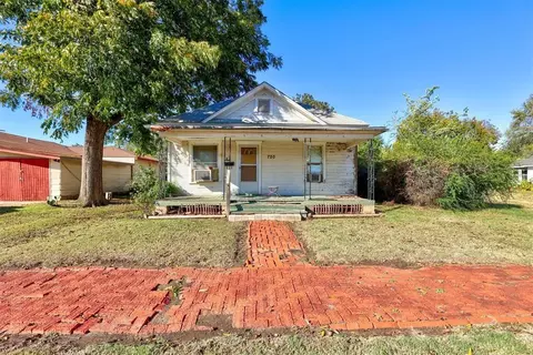 720 S Miles Ave, El Reno, OK 73036