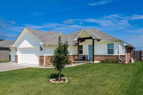 11421 NW 104th St, Yukon, OK 73099