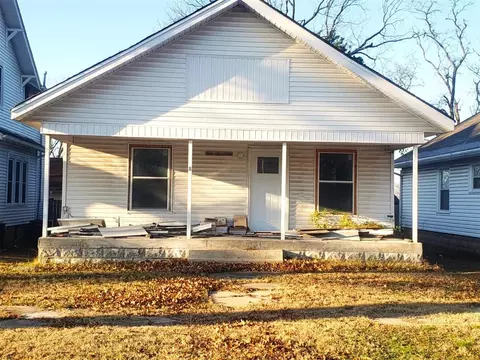 417 E 8th St, Holdenville, OK 74848