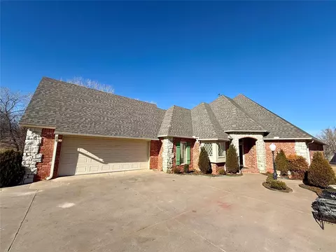 123 The Hills St, Clinton, OK 73601