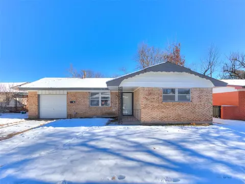 844 S Scott St, Del City, OK 73115