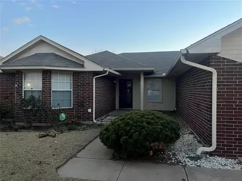 12512 NW 4th St, Yukon, OK 73099