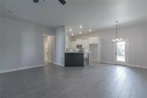 1227 Colonial Ave, Tuttle, OK 73089 photo 6