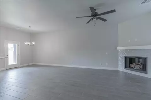 1227 Colonial Ave, Tuttle, OK 73089 photo 4