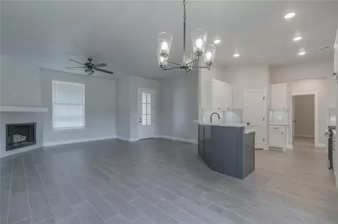 1227 Colonial Ave, Tuttle, OK 73089 photo 5