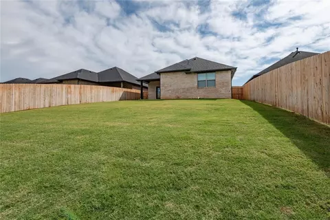 1227 Colonial Ave, Tuttle, OK 73089 photo 22