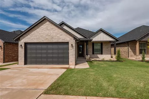 1227 Colonial Ave, Tuttle, OK 73089 photo 3