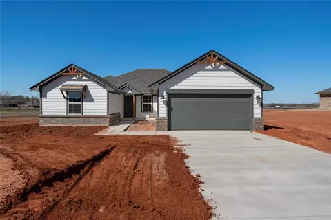 1932 Olive Ave, Tuttle, OK 73089
