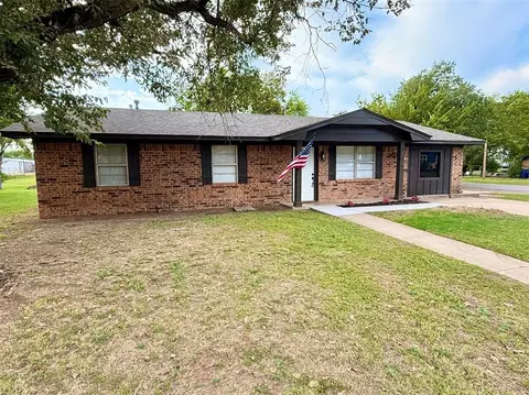 1402 S 2nd St, Chickasha, OK 73018