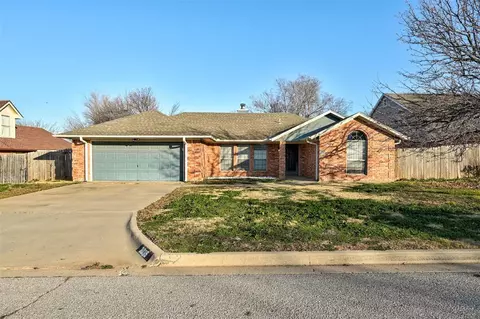 3039 NE Stratford Cir, Lawton, OK 73507
