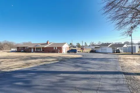 45703 Willow Creek Rd, Shawnee, OK 74801