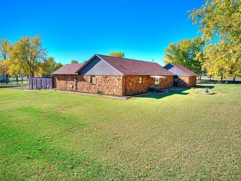 863 Bobcat Rd, Tuttle, OK 73089 photo 4