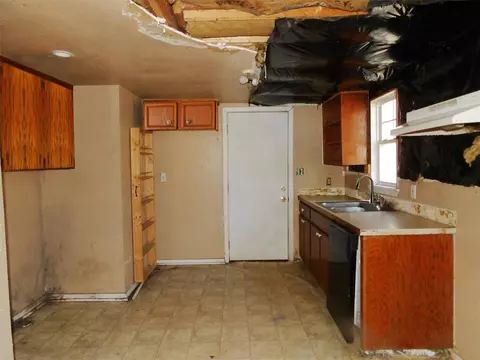 612 W 8th St, Ada, OK 74820 photo 6