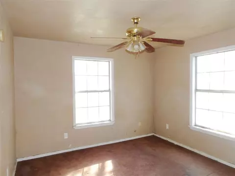 612 W 8th St, Ada, OK 74820 photo 9