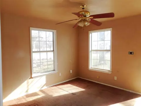 612 W 8th St, Ada, OK 74820 photo 5