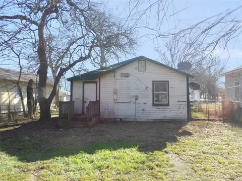 612 W 8th St, Ada, OK 74820 photo 4