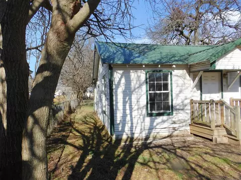 612 W 8th St, Ada, OK 74820 photo 3