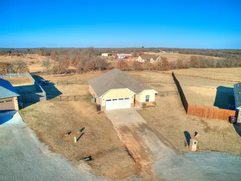 15935 Spur Cir, Mcloud, OK 74851 photo 5