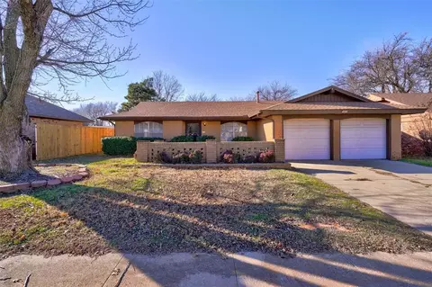 423 S Woodland Dr, Mustang, OK 73064