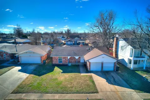 4124 Overland Dr, Del City, OK 73115