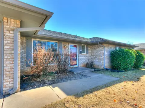 2912 S Rankin St, Edmond, OK 73013