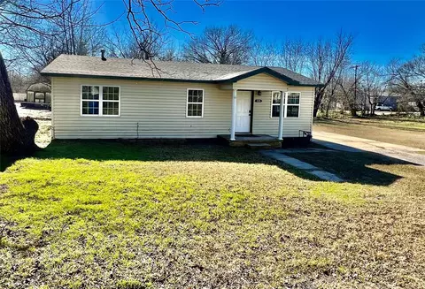 125 E 1st St, Stratford, OK 74872