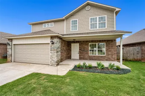 9208 NW 71st St, Yukon, OK 73099