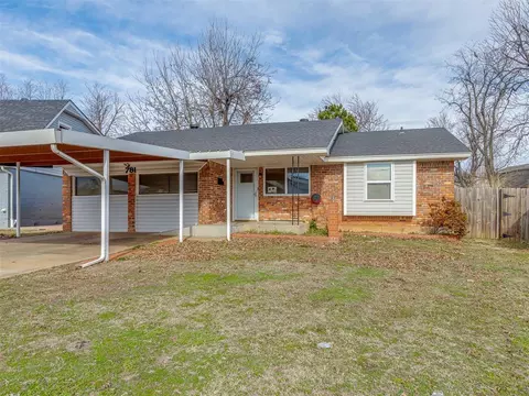 781 NW 16th St, Moore, OK 73160