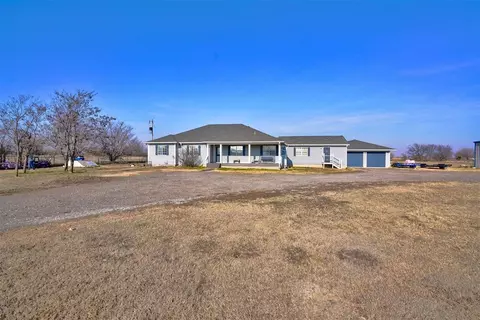 16745 SW 36th St, El Reno, OK 73036