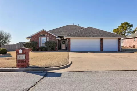 707 Northern Winds Dr, Purcell, OK 73080