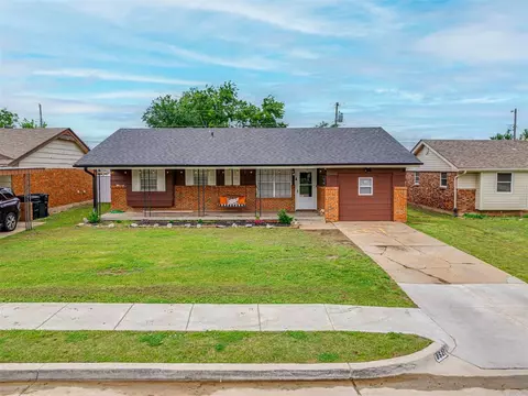 952 W Main St, Moore, OK 73160