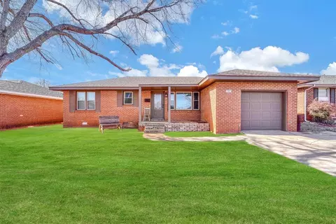 127 Sunset St, Elk City, OK 73644