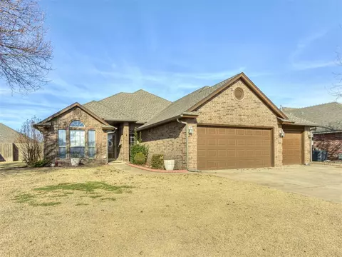 1909 SW 31st St, Moore, OK 73170
