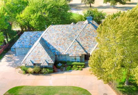 5721 Country Club Ter, Edmond, OK 73025