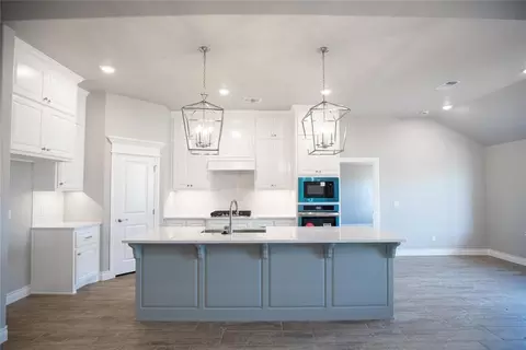 9321 NW 117th St, Yukon, OK 73099