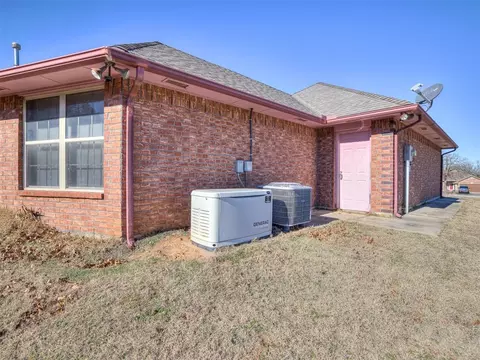 103 Brenda Ln, Mcloud, OK 74851 photo 32