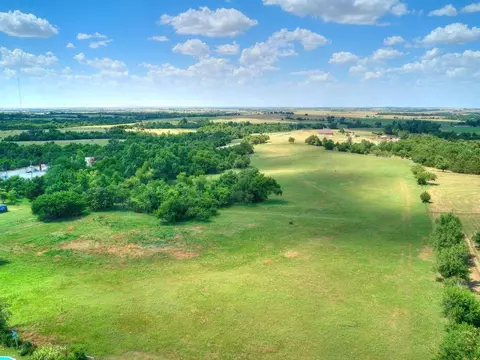 4 Banner Rd, El Reno, OK 73036